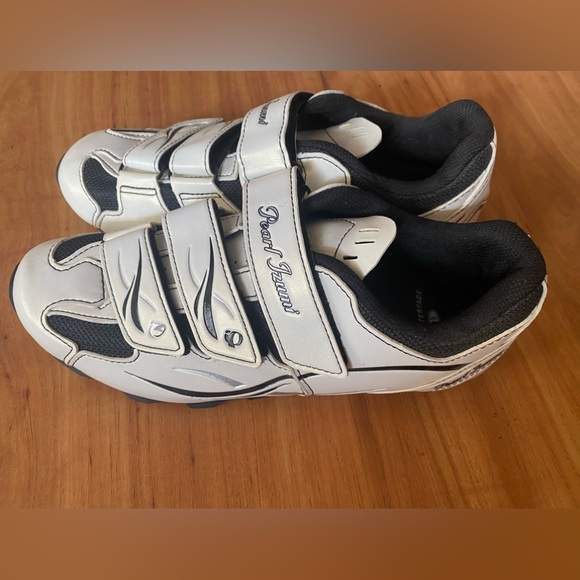 Pearl Izumi Clip in Bike Shoes - Picture 1 of 5